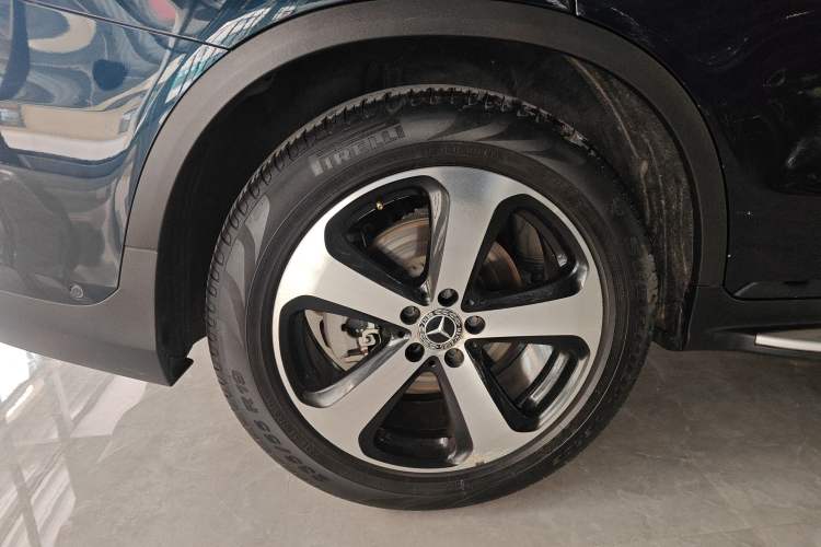 Used Mercedes-Benz GLC 2019 Facelift GLC 260 L 4MATIC Luxury Model Right Rear Wheel Hub