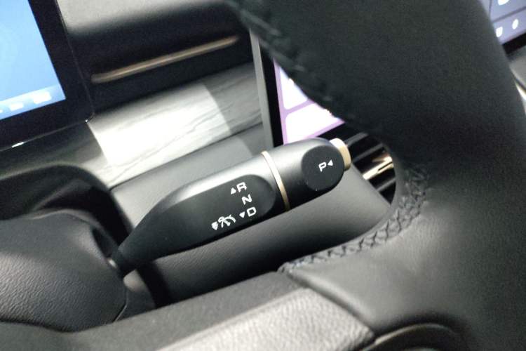 Used Wuling Xingguang S 2024 130 km Flagship Version Gear Lever