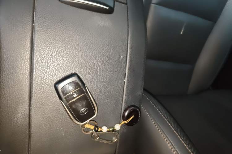 Used Toyota Highlander 2018 2.0T Four-Wheel Drive Luxury Version 7 Seats China VI Standard Interior 1