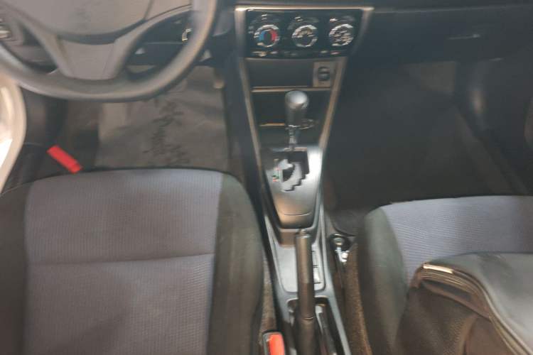 Used Toyota YARiS L Zhi Xiang 2019 1.5G CVT Xuan Dong Edition China VI standard Gear Lever