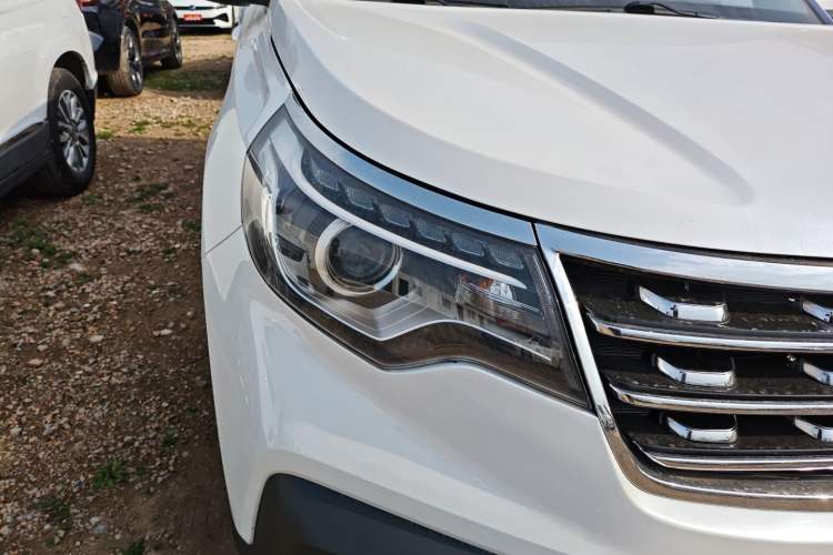 Used Kia Sportage R 2018 2.0L Automatic Smart Luxury Version China V Standard Right Front Headlight