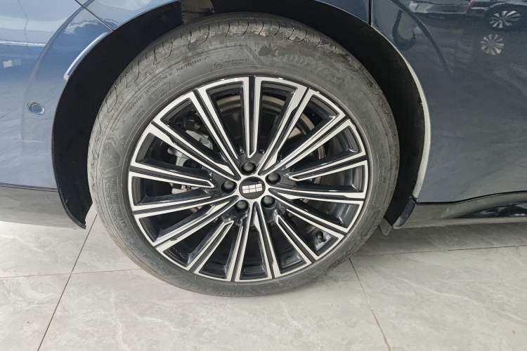 Used Geely Galaxy 8 2025 130km EM-P Starship Edition