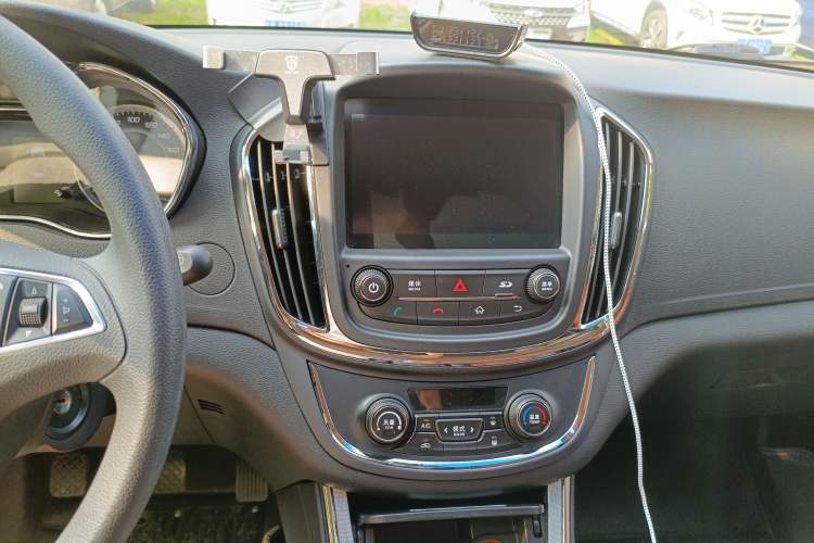 Used Baojun 560 2015 1.8L Manual Elite Edition
