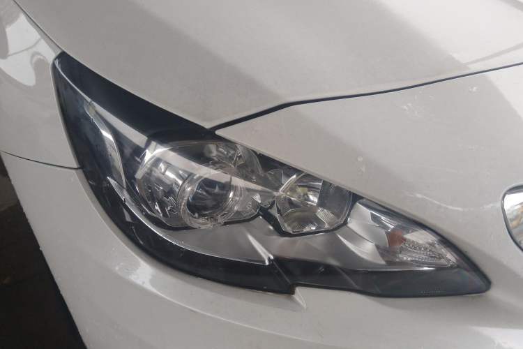 Used Peugeot 408 2014 1.8L Automatic Luxury Edition Right Front Headlight