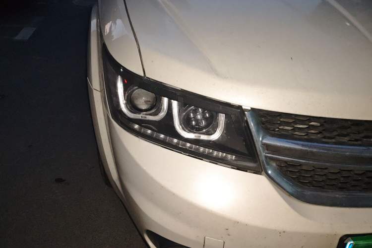 Used Dodge Journey 2013 2.4L Two-Wheel Drive Luxury Version