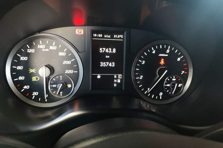 Used Mercedes-Benz Vito 2021 2.0T Business Version 7 Seats