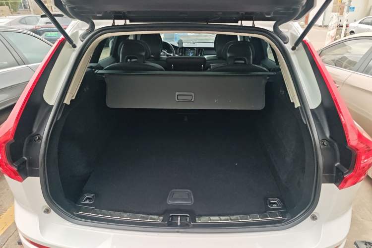 Used Volvo XC60 2019 T5 4x4 Smart Edition China V Standard