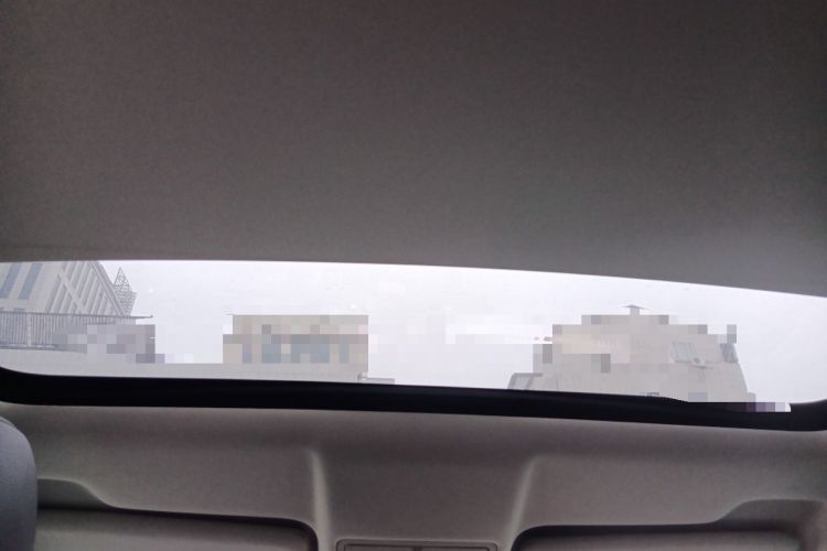 Used Land Rover Range Evoque 2018 240 PS SE Smart Brilliance Edition Headliner