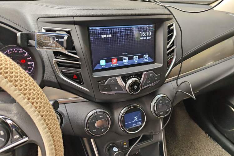 Used BYD Song 2016 GaiShi Edition 1.5TI Manual Elite Model Audio And AC Panel