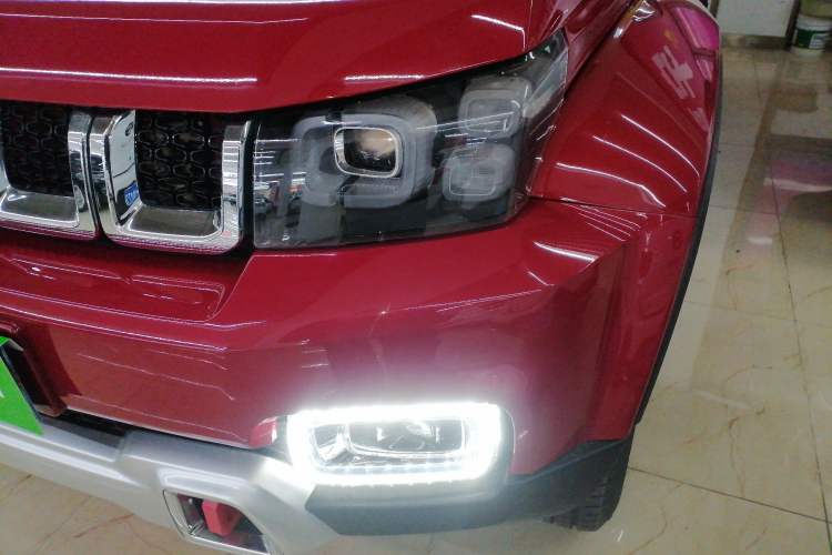 Used BAIC Off-Road BJ40 2019 Updated Version 2.0T Automatic All-Wheel Drive Urban Hunter Edition Premium China V Emission Standard
