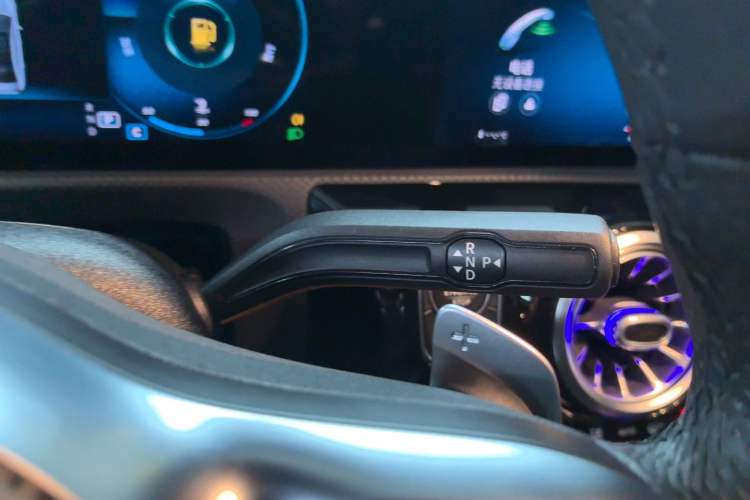 Used Mercedes-Benz A-Class 2021 A 200 L Sport Sedan Fashion Model Gear Lever