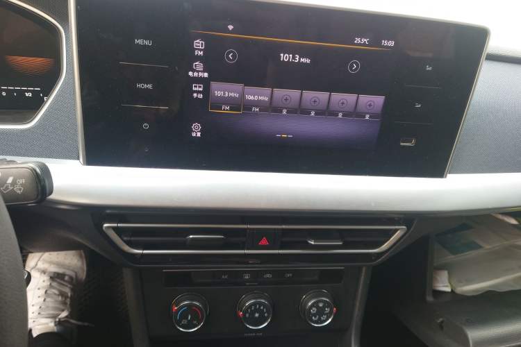 Used Volkswagen Lavida 2023 1.5L Automatic De Yi Edition Audio And AC Panel