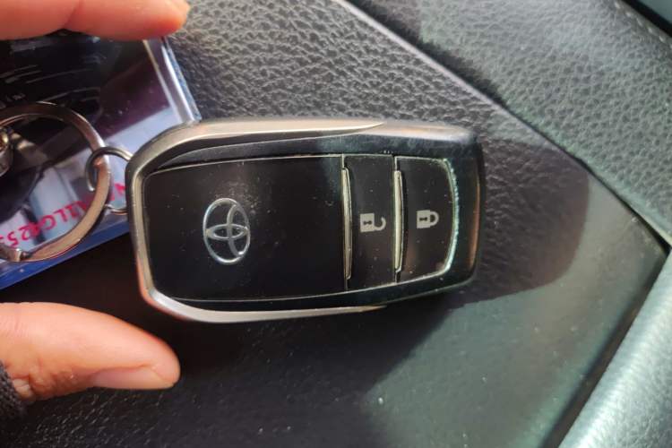 Used Toyota Highlander 2018 2.0T Four-Wheel Drive Luxury Version 7 Seats China VI Standard