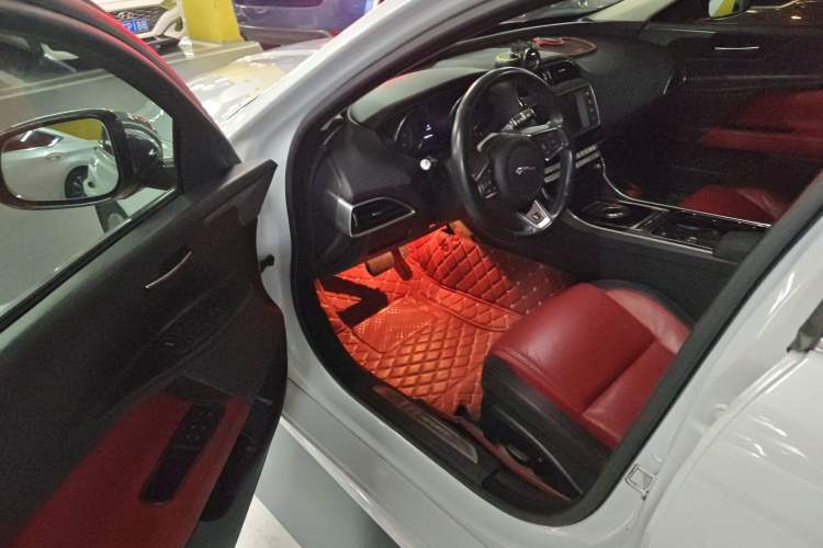 Used Jaguar XE 2015 2.0T 200 PS R-Sport Driver Seat