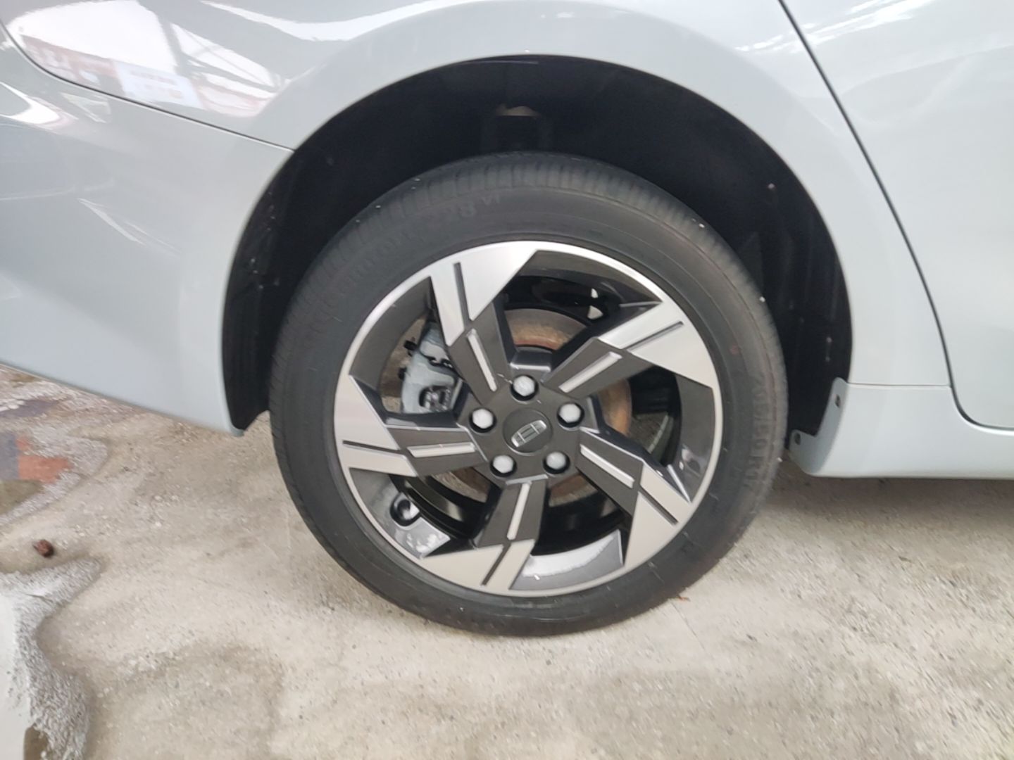 Geely Auto Emgrand L HiP 2022 1.5TD-DHT Pro 100KM Super Swift — снимка 11