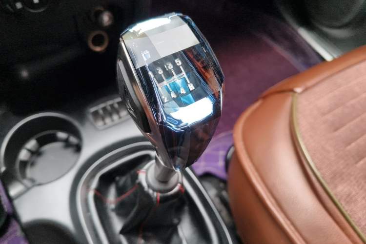 Used Huatai Santa Fe Classic 2015 2.0L Gasoline Manual Transmission Two-Wheel Drive Standard Version Gear Lever