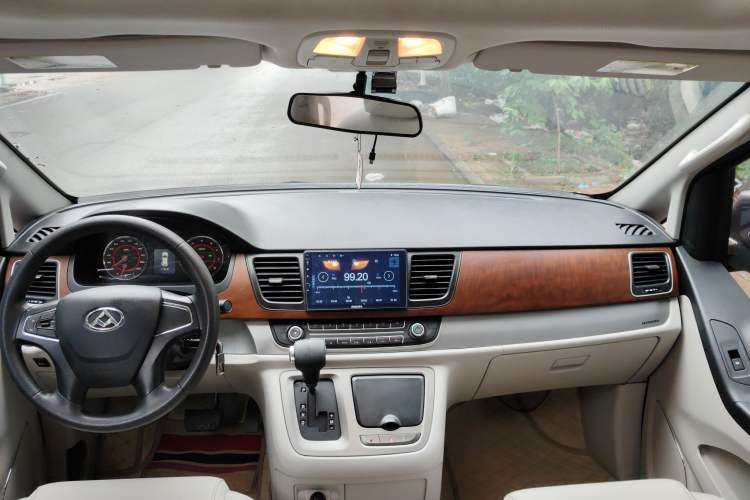 Used SAIC MAXUS G10 2016 2.0T Automatic Elite Edition
