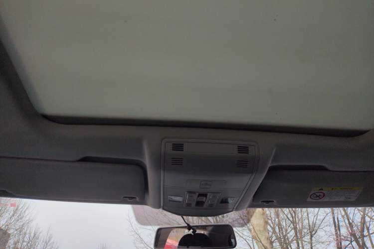 Used Volkswagen T-ROC 2021 280TSI DSG Two-Wheel Drive Comfort Connect Edition
