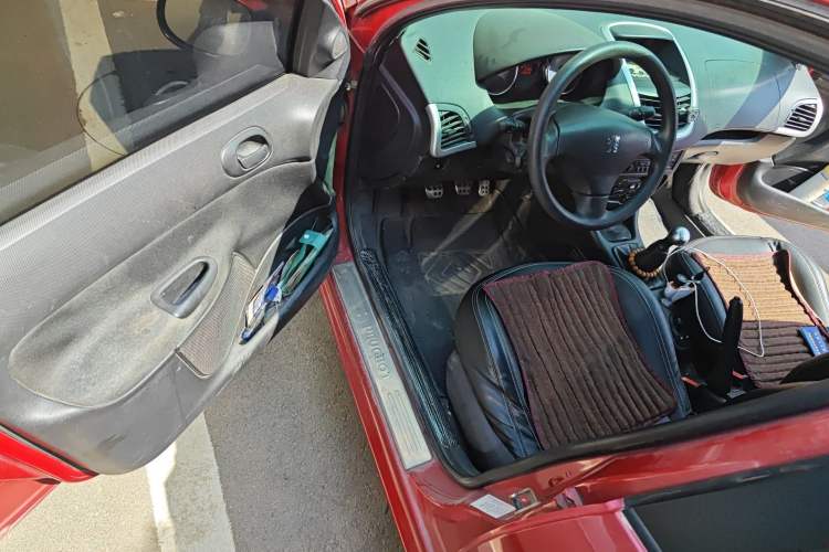 Used Peugeot 207 2011 Hatchback 1.4L Manual Yule Edition Driver Seat