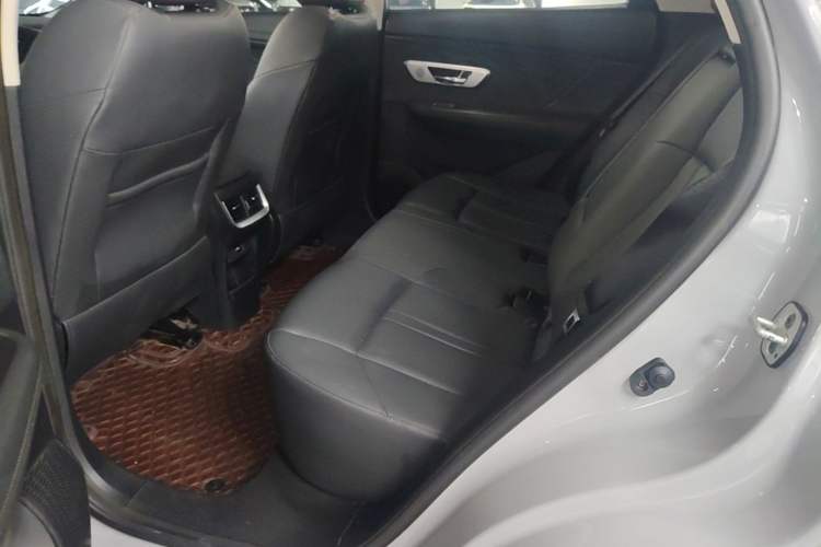 Used Dongfeng Aeolus Huge 2022 Mach Dual-Motor 1.5T MHD Dare-to-Dream Edition