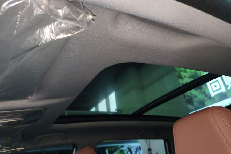 Used CHANGAN CS75 PLUS 2024 3rd Generation Champion Edition 2.0T Intelligent Drive Performance Model Headliner