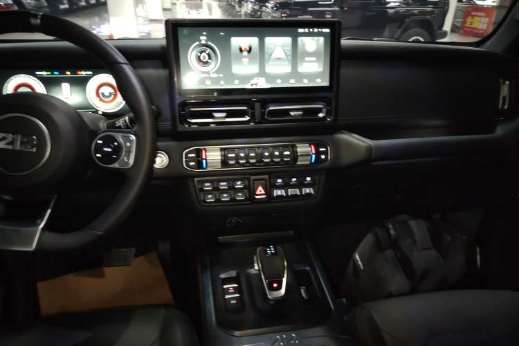Used 212 T01 2025 2.0T Changfeng
