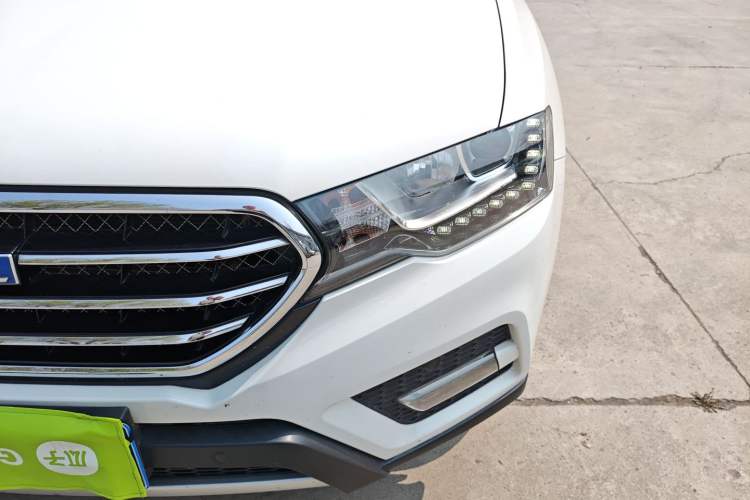 Used Haval H6 Coupe 2015 Blue Label 2.0T Manual Two-Wheel-Drive Elite Model Left Front Headlight