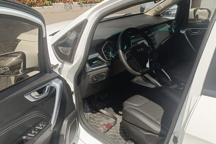 Used Geely Auto Vision X3 2017 1.5L Automatic Elite Model Driver Seat