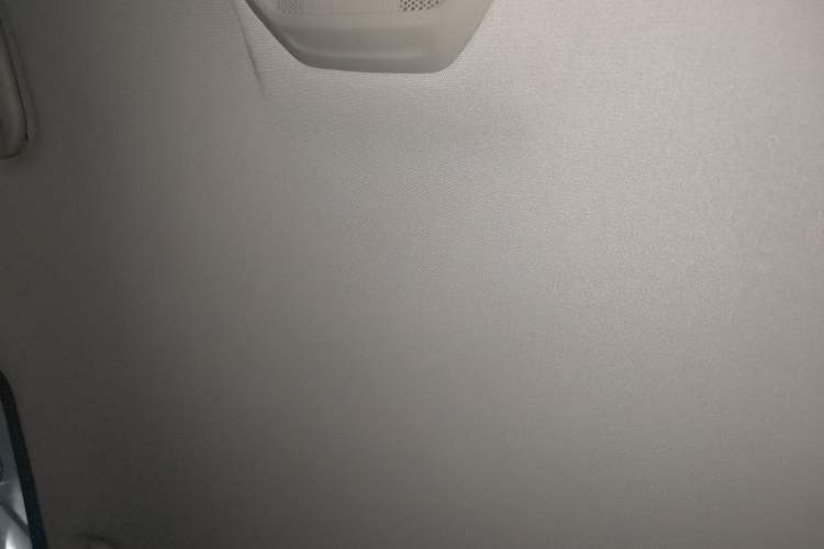 Used SAIC MAXUS T70 2021 2.0T Diesel Automatic Two-Wheel Drive Elite Version with Long Bed and High Ground Clearance