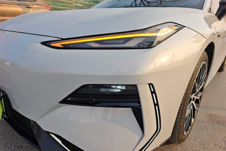 Used Geely Galaxy E8 2024 620 km All-Wheel-Drive Dragon Edition