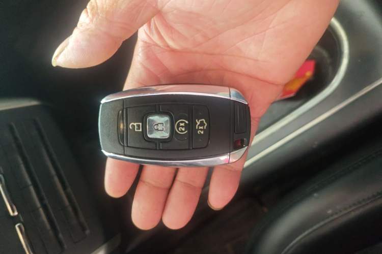 Used Lincoln MKC 2017 2.0T Two-Wheel Drive Deluxe Edition