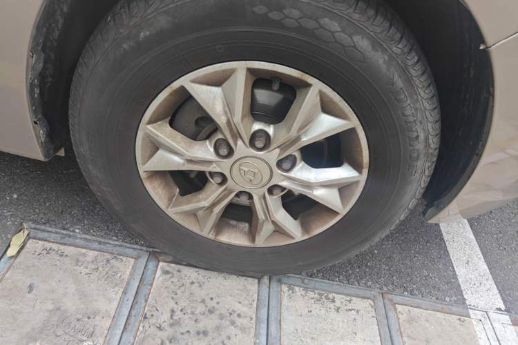 Used SAIC MAXUS G10 2015 2.0T Automatic Anniversary Edition Right Front Wheel Hub