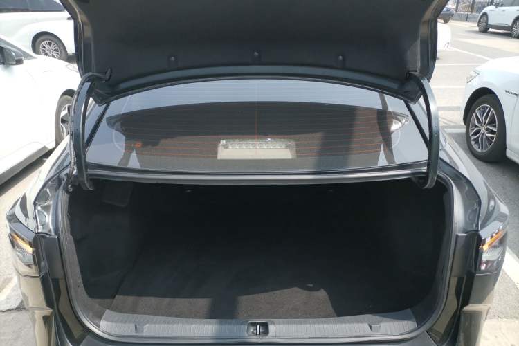 Used Toyota bZ3 2023 517 km Elite PRO Trunk