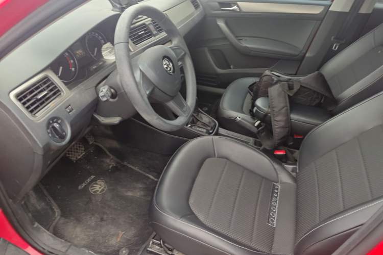 Used Skoda Rapid Spaceback 2016 Revised 1.6L Automatic Chuanxing Version Left Front Seat