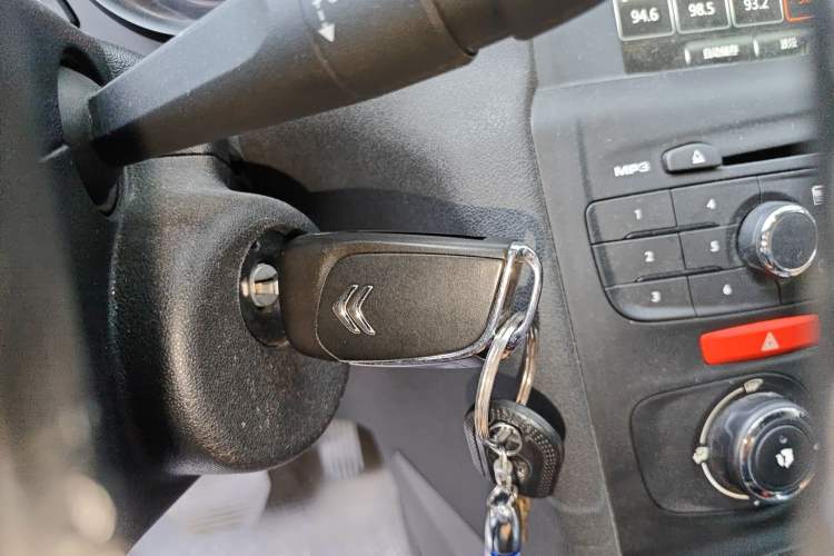 Used Citroen C4L 2014 1.8L Intelligent Drive Automatic Enjoyment Model
