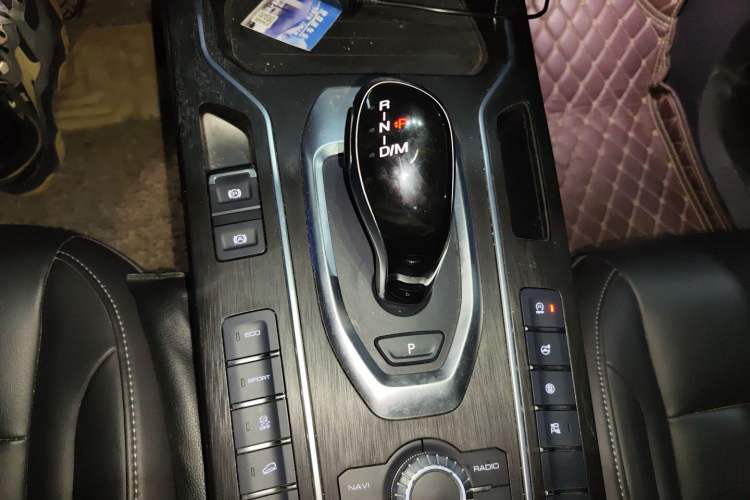 Used Wey VV5 2020 1.5T Two-Wheel Drive Smart Pioneer Gear Lever