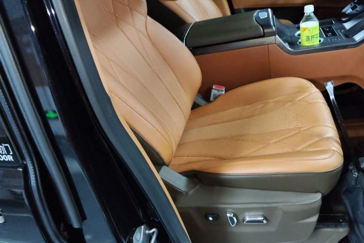 Used Juntian Black Warrior Youth 2025 2.0T Gasoline Top-of-the-Line Version