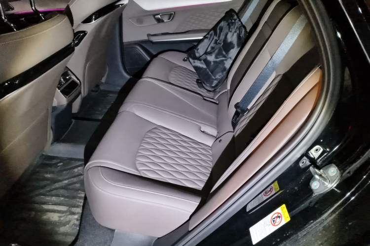 Used BYD Han 2024 DM-i Glory Edition 121KM Prestige Model Left Rear Seat