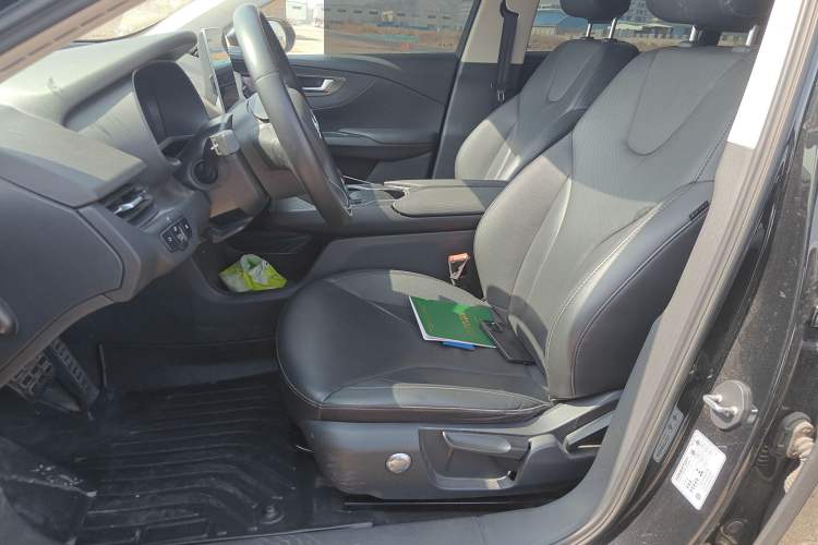 Used Hongqi E-QM5 2022 431 km Charge & Enjoy Edition