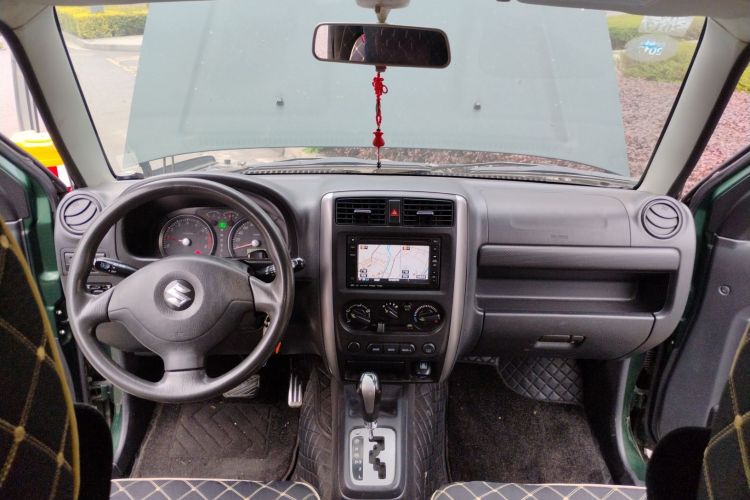 Used Suzuki Jimny 2011 1.3 AT Navigation Edition Center Console