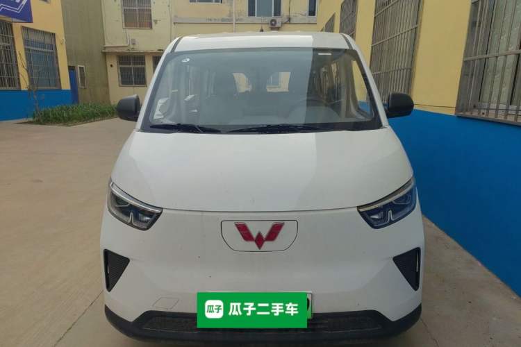 Used Wuling Yangguang 2024 300KM Comfort Version Passenger Van 75kW Front