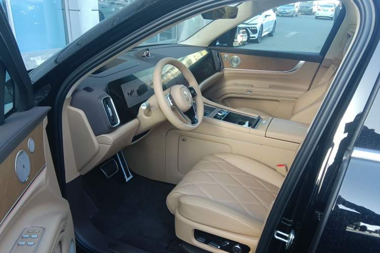 Used Hima AITO M9 2025 Extended-Range Ultra Version 52 kWh 6-Seater Driver Seat