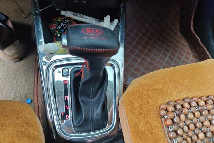 Used Kia KX Cross 2017 1.4L AT GLS Gear Lever