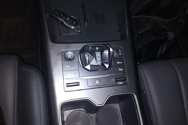 Used BYD Song Pro New Energy 2025 2nd Generation Intelligent Driving Version DM-i 75KM Overachiever Trim Gear Lever