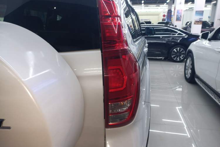 Used Haval H9 2017 2.0T Gasoline 4x4 Premium 5-Seater