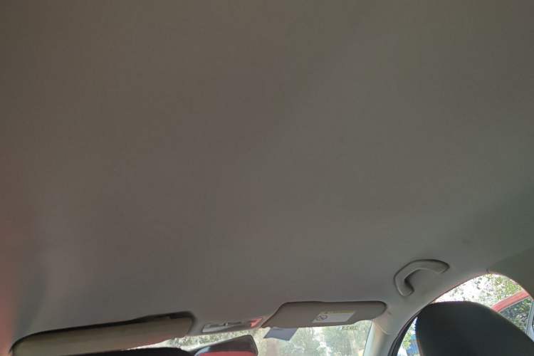 Used Volkswagen Bora 2015 Value Edition 1.6L Manual Fashionable Style Headliner