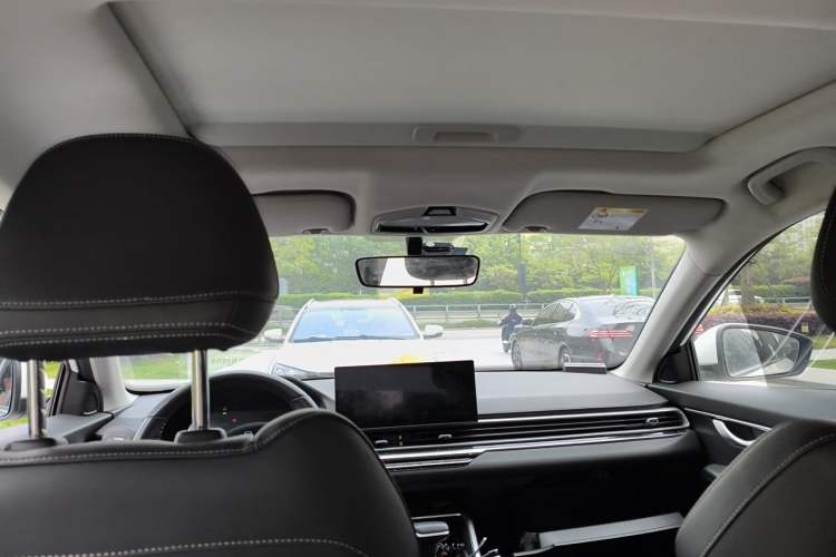 Used Geely Auto Emgrand 2023 4th Generation Champion Edition 1.5L CVT Prestige Model Headliner