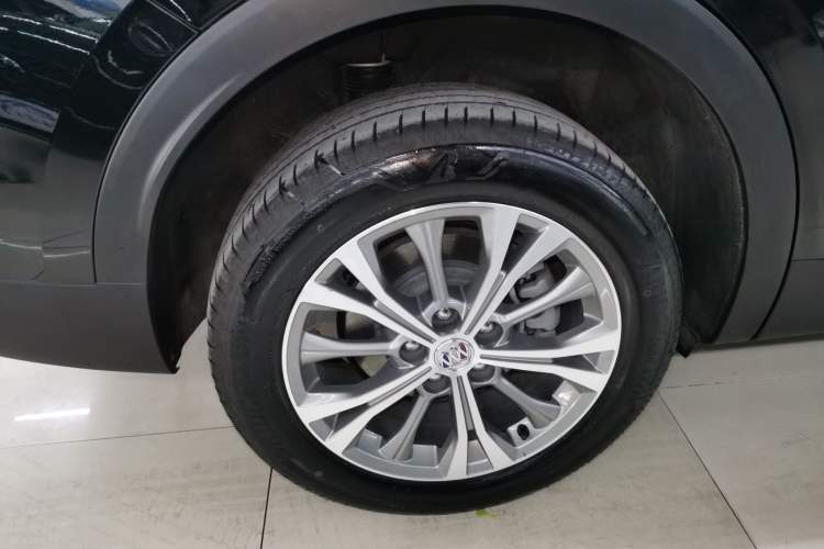 Used Buick Envision 2023 Encore Plus 652T Five-Seat Luxury Model Right Rear Wheel Hub