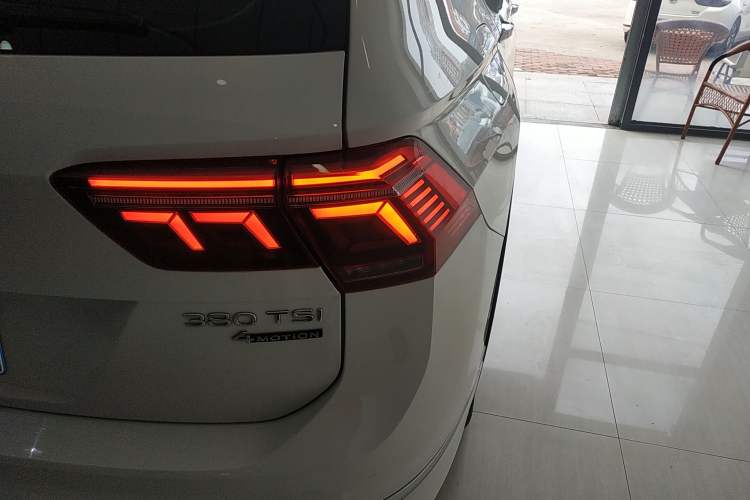 Used Volkswagen Tiguan L 2023 380TSI Automatic All-Wheel Drive R-Line Flagship 7-Seater