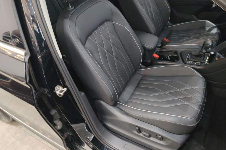 Used Volkswagen Tiguan L 2024 330TSI Automatic Two-Wheel Drive Smart Edition